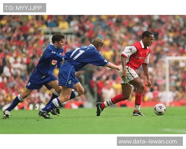 亨利传奇再现天下足球聚焦这位足球巨星的辉煌历程与精彩瞬间